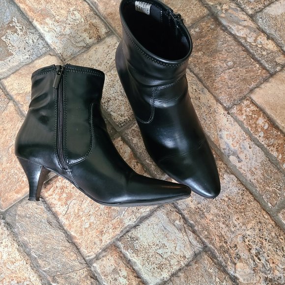 Impo Stretch Booties - Picture 2 of 3